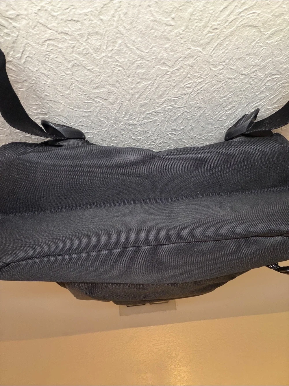 EASTSPORT Men's Black & Gray Everyday Laptop Backpack